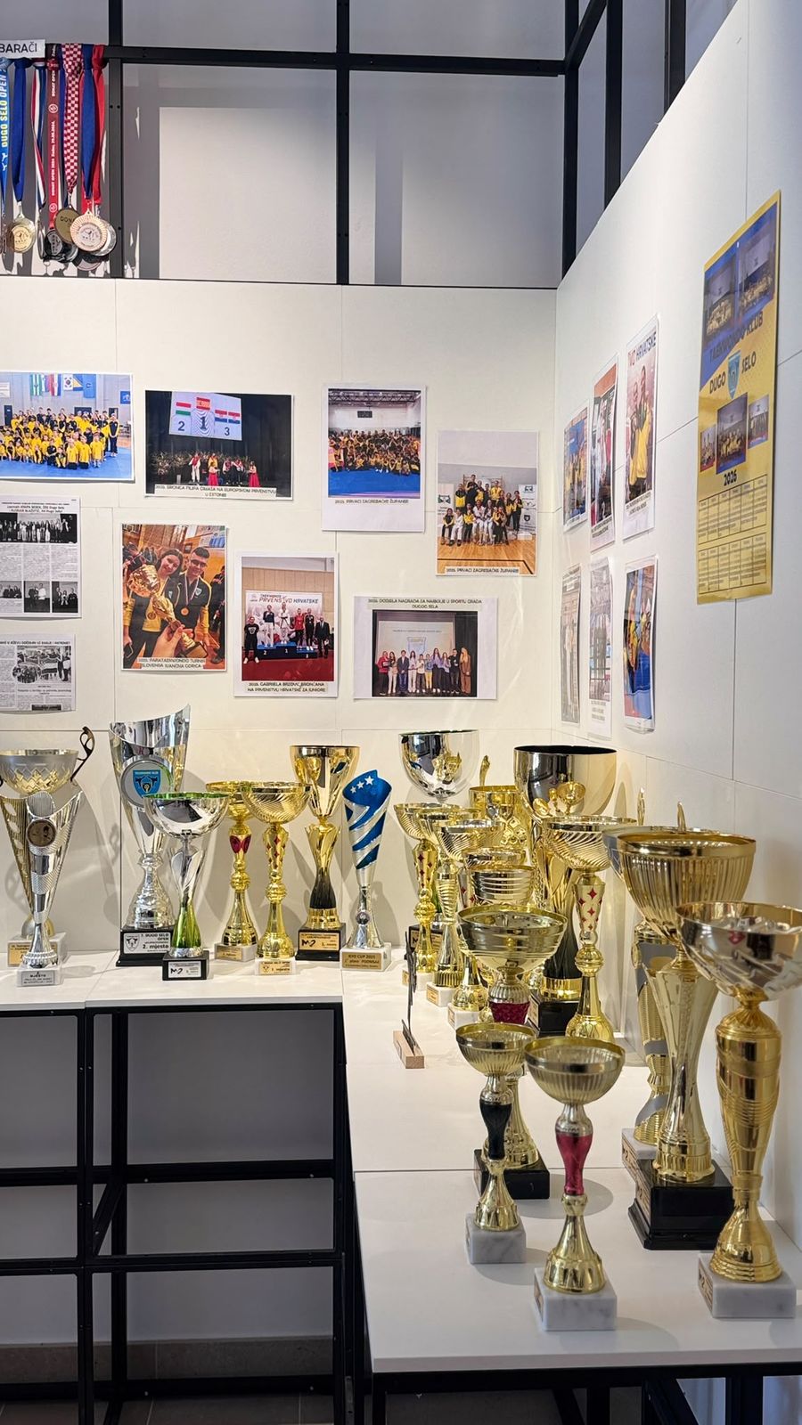 Pehari i fotografije s natjecanja