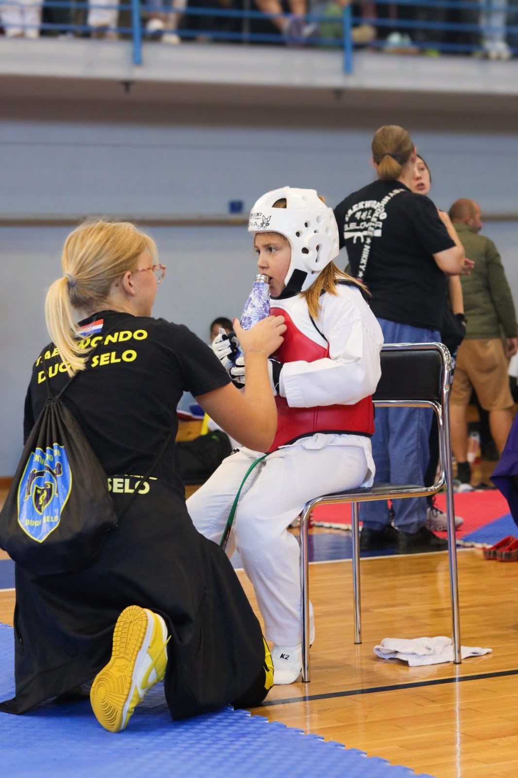 Priprema natjecateljice pred borbu