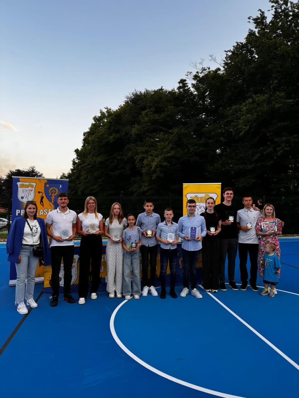 Sportaši i treneri kluba na dodjeli priznanja Grada Dugog Sela