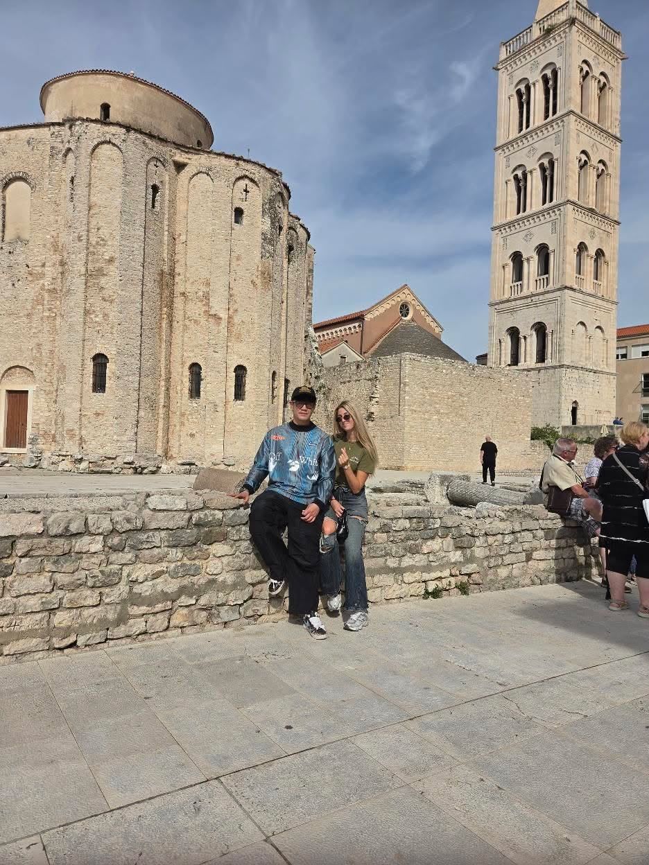 Članovi kluba ispred crkve sv. Donata u Zadru